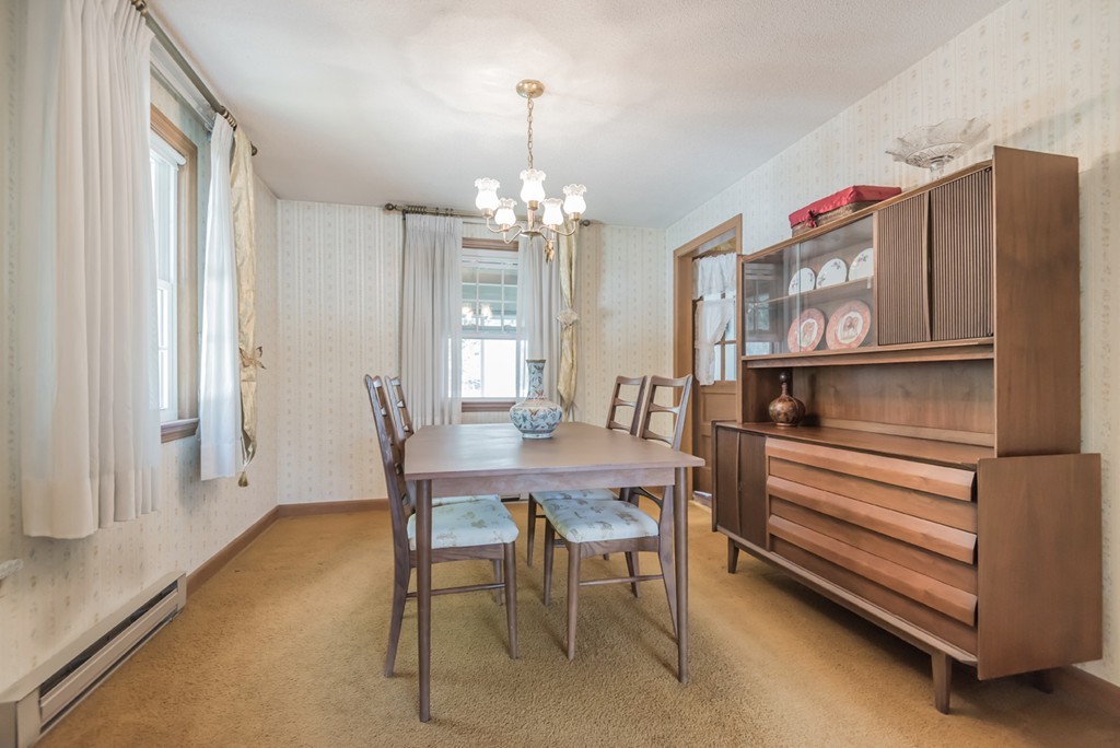 77 Greenwood Road Andover, MA 01810 - Photo 6 of 25 Gallery Image 6
