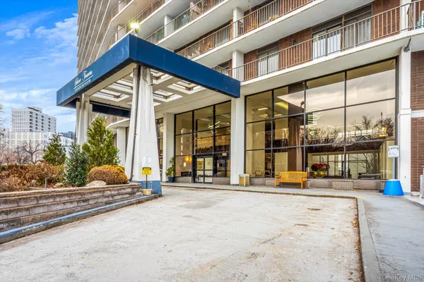 $4,200 | 25-40 Shore Boulevard, Unit 19E | Astoria