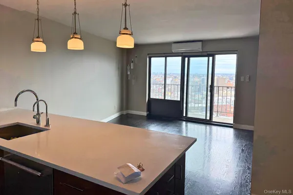 $4,200 | 25-40 Shore Boulevard, Unit 19E | Astoria