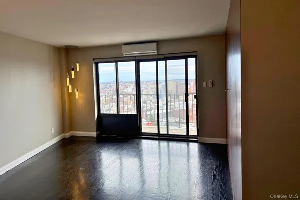 $4,200 | 25-40 Shore Boulevard, Unit 19E | Astoria