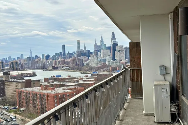 $4,200 | 25-40 Shore Boulevard, Unit 19E | Astoria