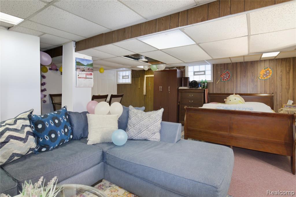 11644 Charest Street Hamtramck, MI 48212 - Photo 27 of 32