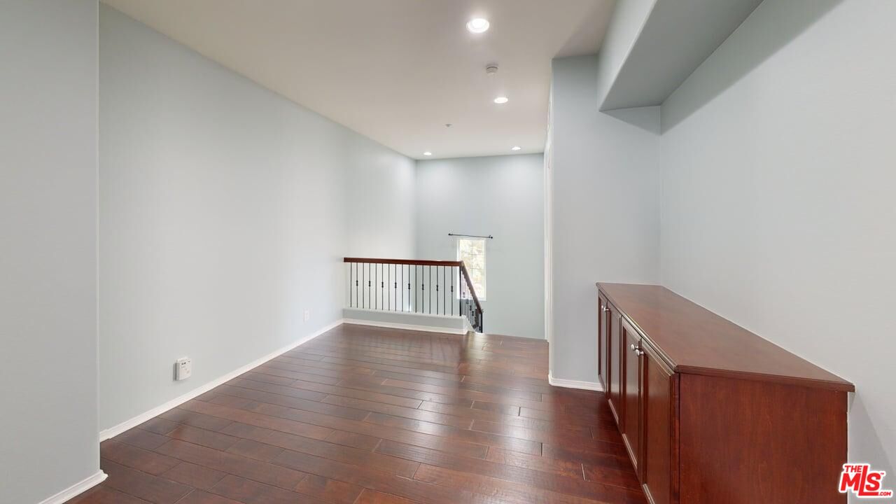 5655 Como Circle Woodland Hills, CA 91367 - Photo 8 of 14