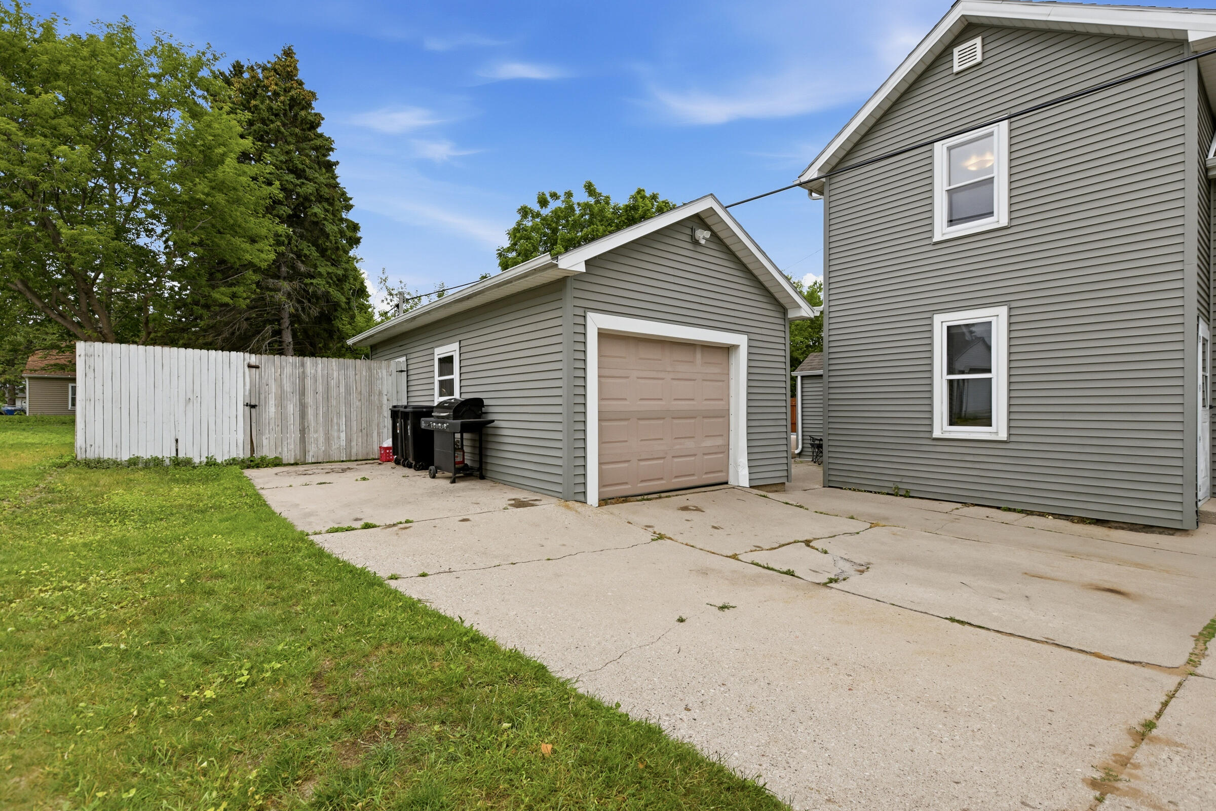 1210 Hamilton Street Manitowoc, WI 54220 - Photo 27 of 37 1210hamilton-26