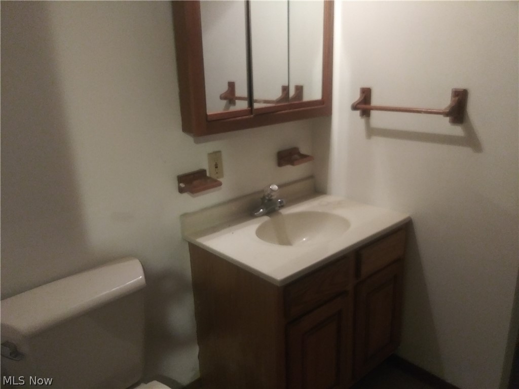 15902 Seville Road Cleveland, OH 44128 - Photo 8 of 24 Gallery Image 8