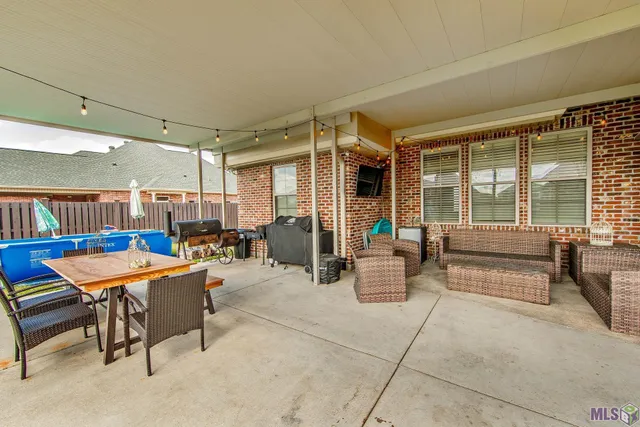 $450,000 | 211 Pearl Margaret Drive, Gray, LA 70359