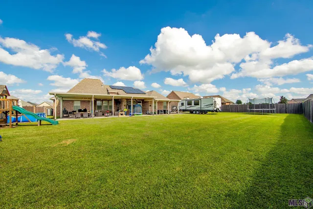 $450,000 | 211 Pearl Margaret Drive, Gray, LA 70359