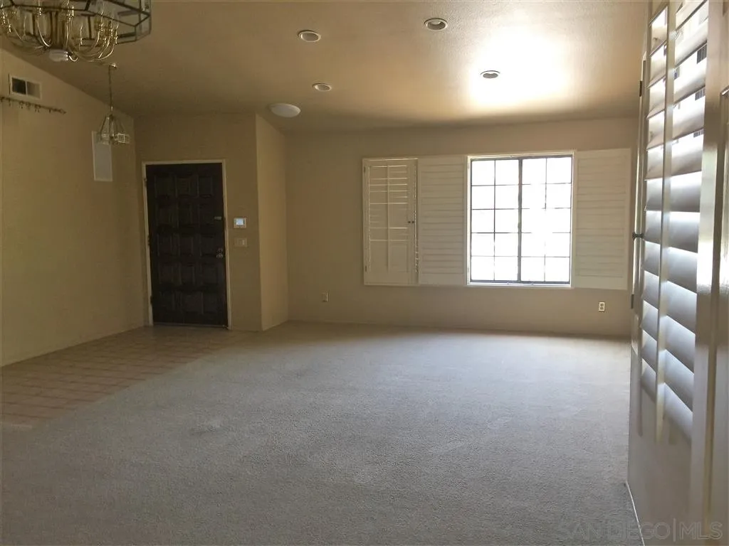 9502 Summerfield Street Spring Valley, CA 91977 - Photo 6 of 18 Gallery Image 6