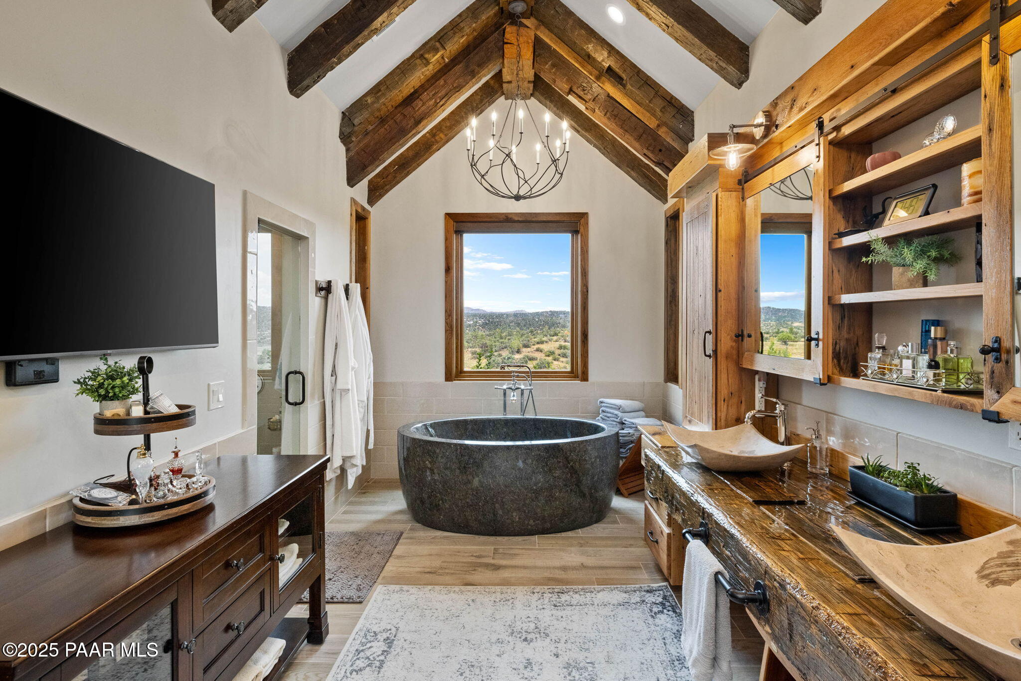 14800 North Puntenney Road Prescott, AZ 86305 - Photo 27 of 100 a living room with furniture and a flat screen tv