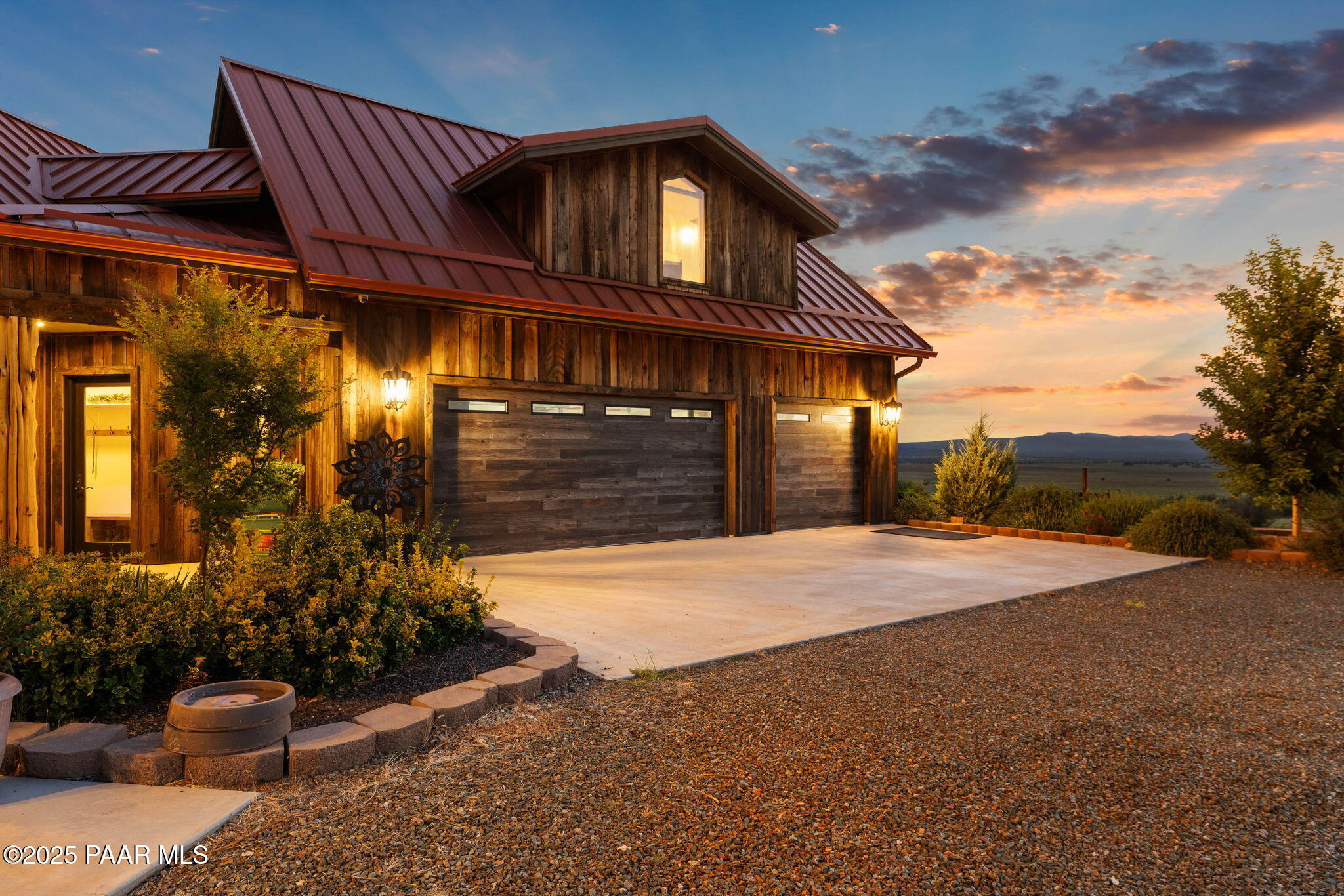 14800 North Puntenney Road Prescott, AZ 86305 - Photo 3 of 100 a front view of a house having yard