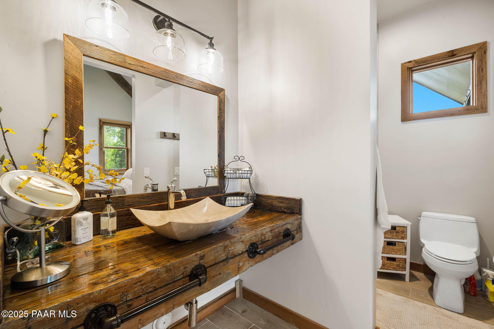 14800 North Puntenney Road Prescott, AZ 86305 - Photo 38 of 100 a living room with furniture and a wooden floor