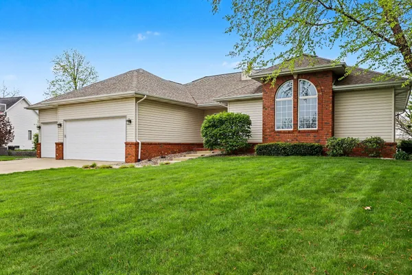$829,000 | 25315 Island View Lane, Sturgis, MI 49091