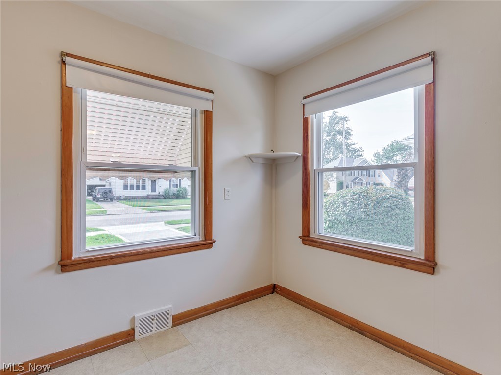 655 Pendley Road Willowick, OH 44095 - Photo 10 of 24 Gallery Image 10