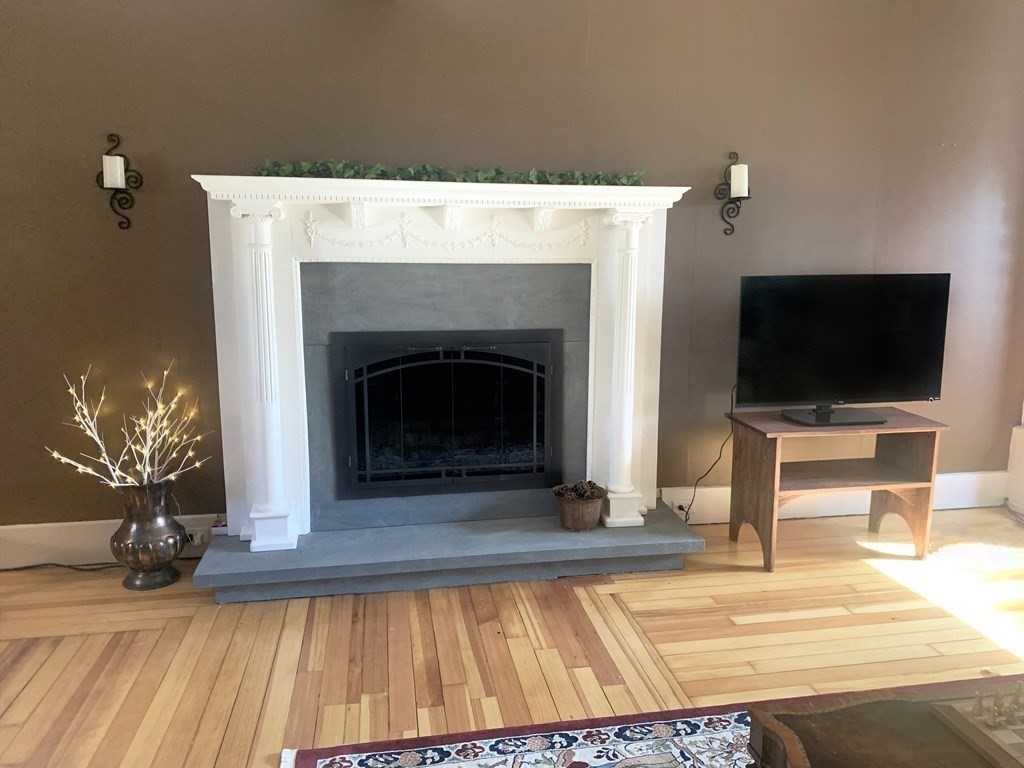 54 Bolton Road Lancaster, MA 01523 - Photo 4 of 36
