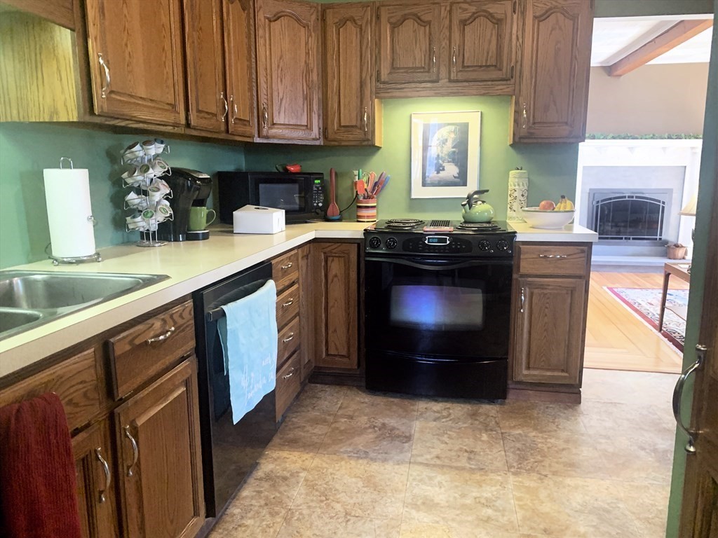 54 Bolton Road Lancaster, MA 01523 - Photo 8 of 36