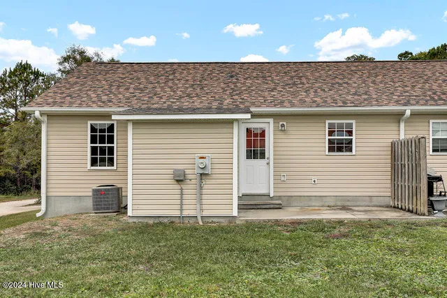 $1,200 | 106 Laib Lane, Unit 5, Sneads Ferry, NC 28460