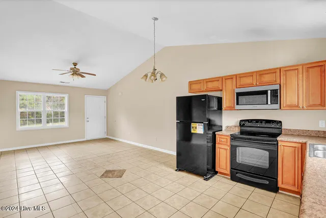 $1,200 | 106 Laib Lane, Unit 5, Sneads Ferry, NC 28460