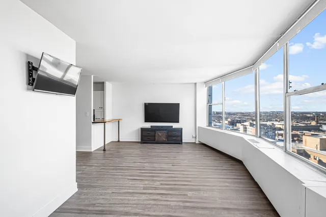 $1,600 | 5757 North Sheridan Road, Unit 15G, Chicago, IL 60660