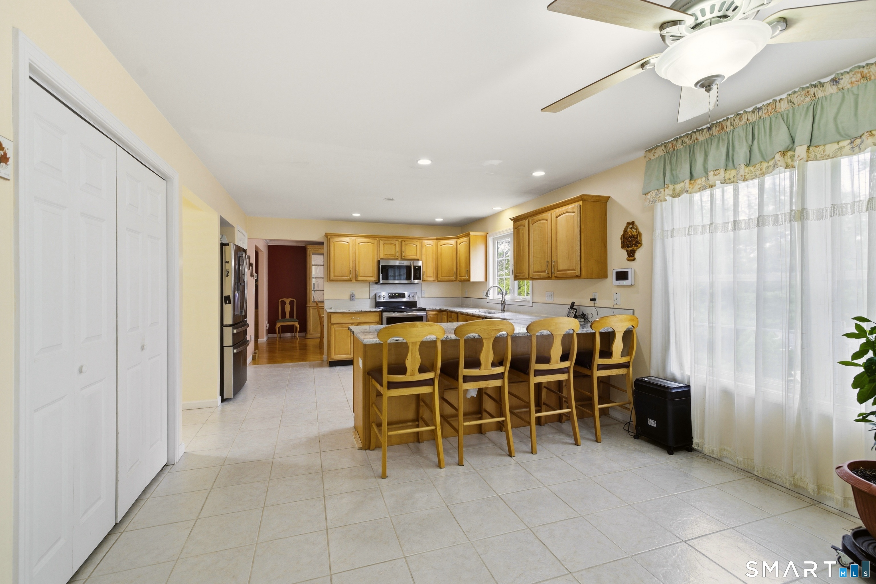 43 Kyle Court Meriden, CT 06450 - Photo 6 of 37