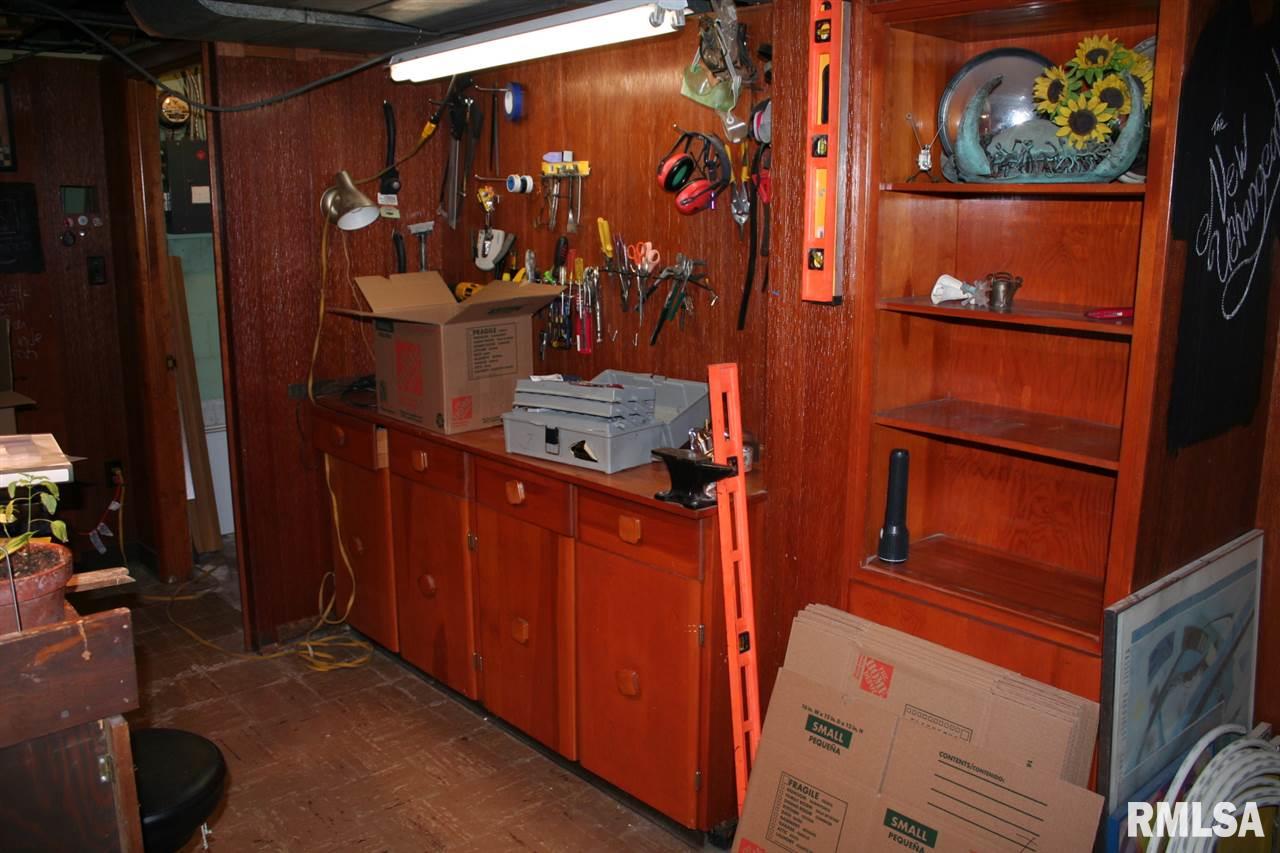 3036 Middle Road Davenport, IA 52803 - Photo 20 of 24 Gallery Image 20
