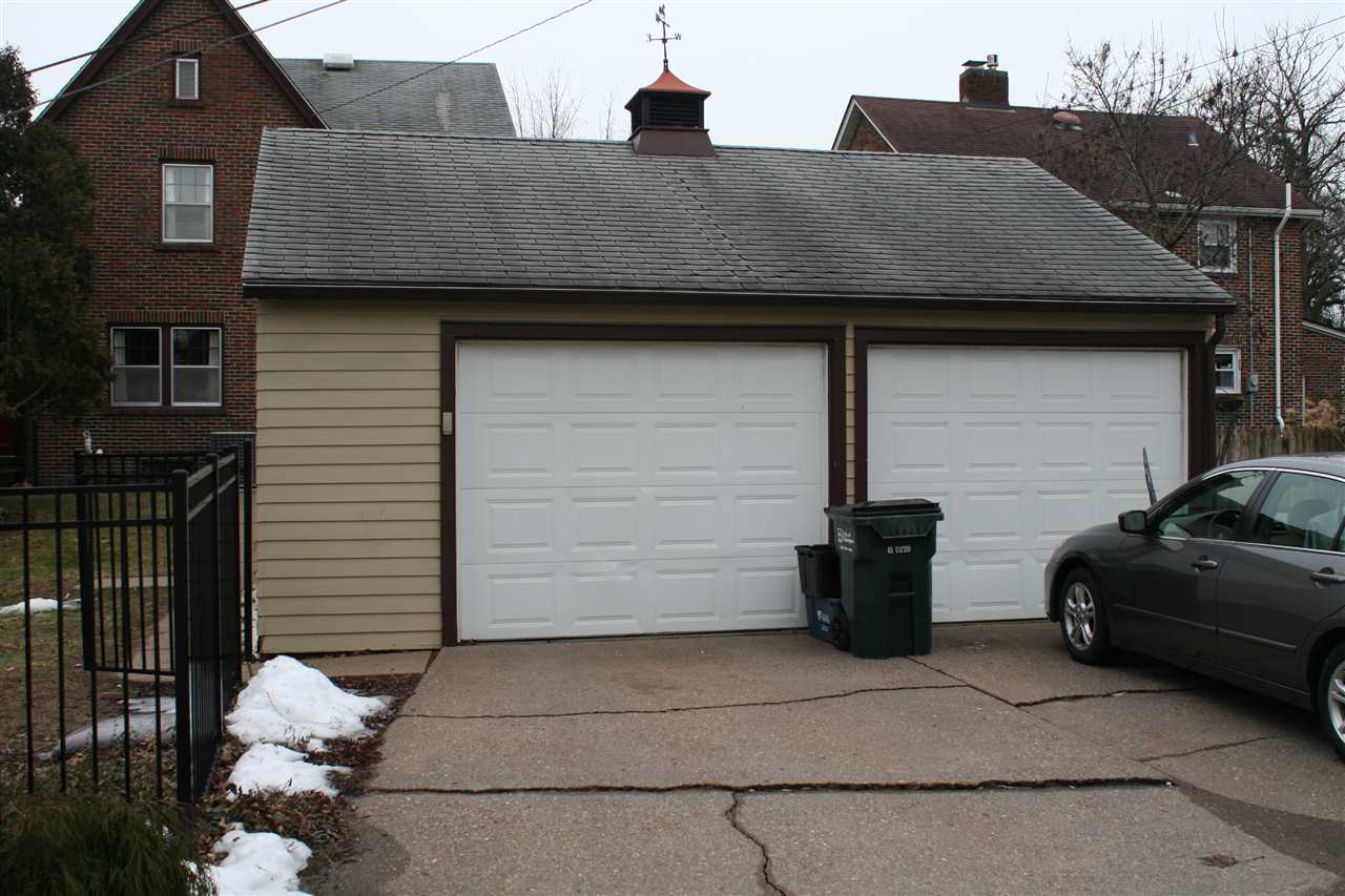 3036 Middle Road Davenport, IA 52803 - Photo 21 of 24 Gallery Image 21