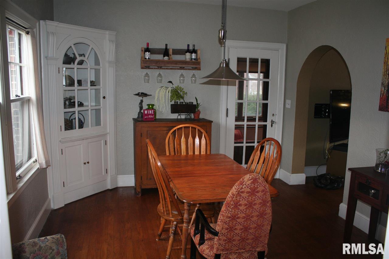 3036 Middle Road Davenport, IA 52803 - Photo 7 of 24 Gallery Image 7