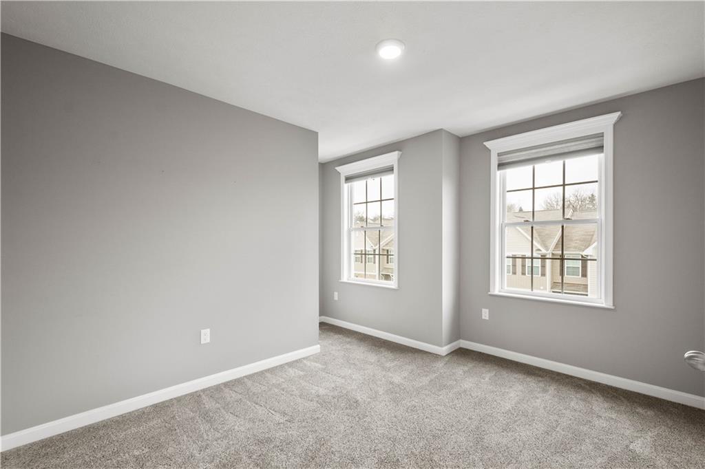 215 Lockheed Drive Coraopolis, PA 15108 - Photo 25 of 33