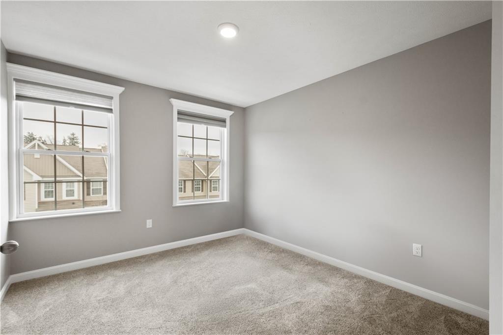 215 Lockheed Drive Coraopolis, PA 15108 - Photo 28 of 33