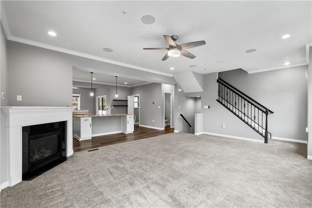 215 Lockheed Drive Coraopolis, PA 15108 - Photo 4 of 33