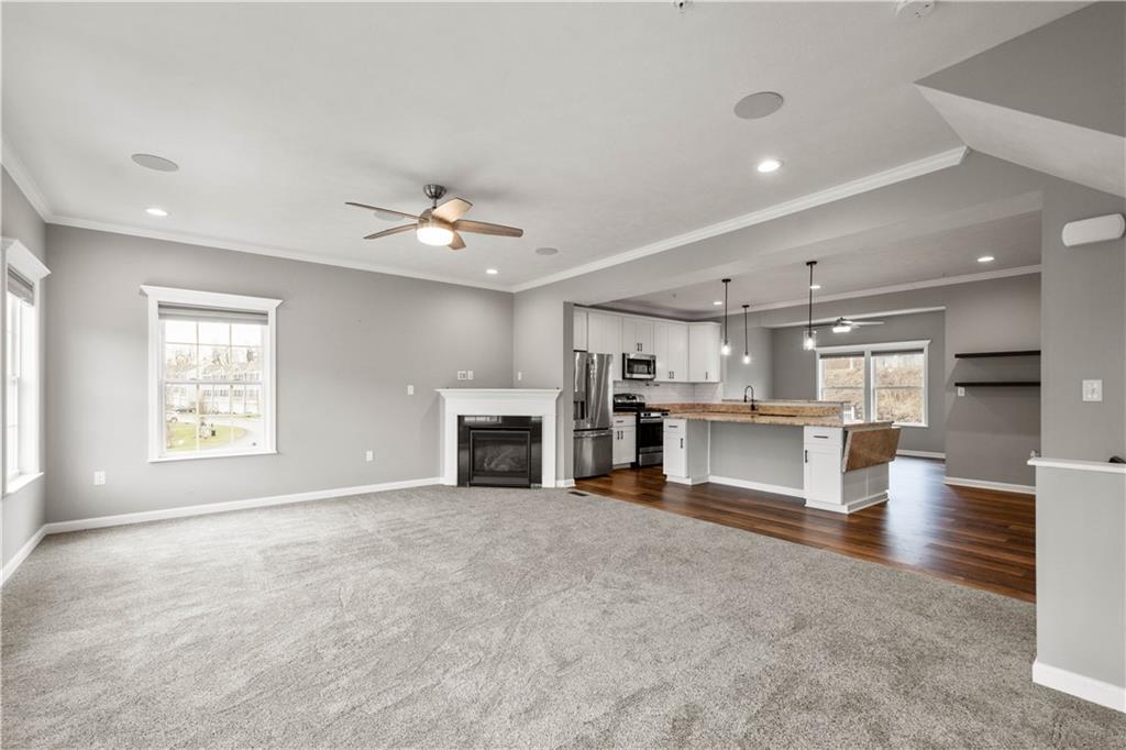 215 Lockheed Drive Coraopolis, PA 15108 - Photo 5 of 33