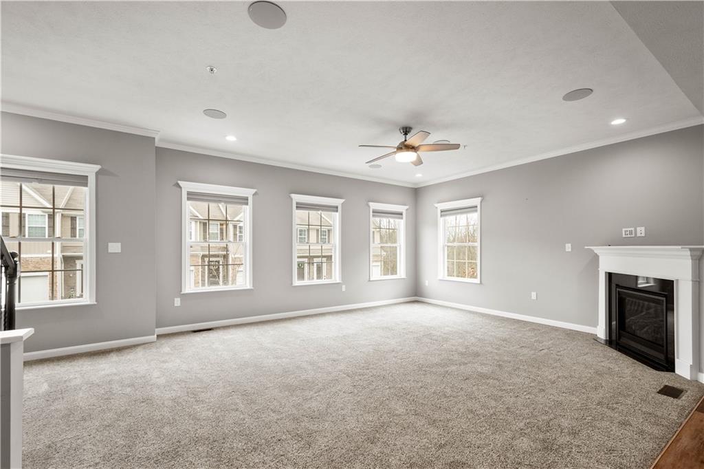 215 Lockheed Drive Coraopolis, PA 15108 - Photo 6 of 33