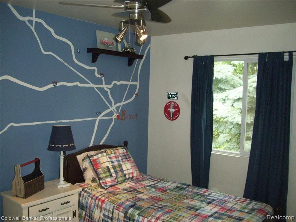 6325 Waldon Road Clarkston, MI 48346 - Photo 15 of 23 BEDROOM 1