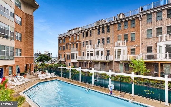 100 Harborview Drive, Unit PH1D Baltimore, MD 21230 - Photo 30 of 39 Outdoor Pool