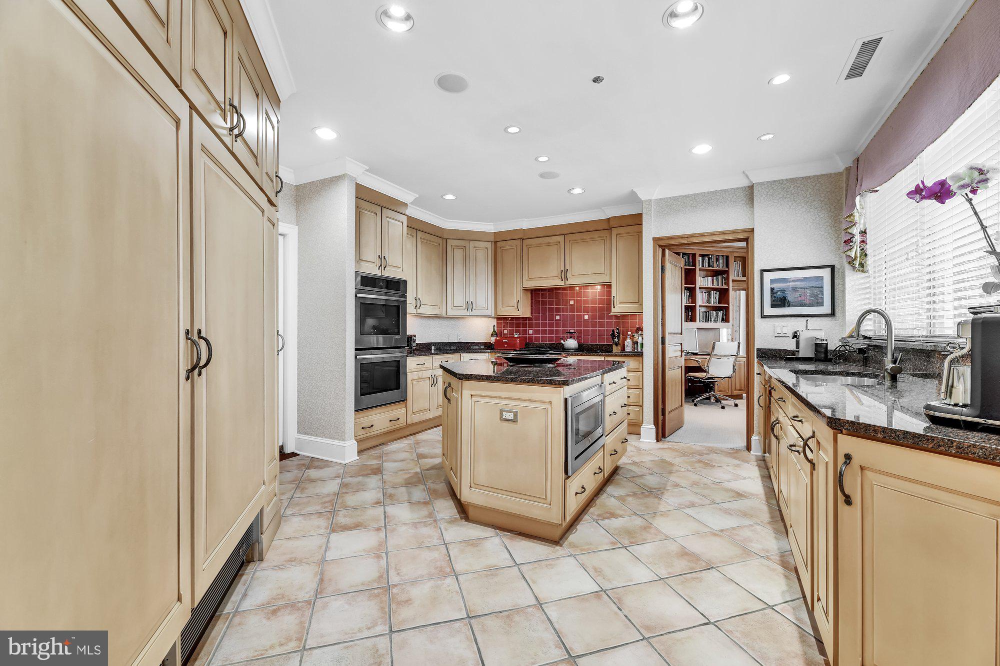 100 Harborview Drive, Unit PH1D Baltimore, MD 21230 - Photo 9 of 39 Double Refrigerator and Freezer