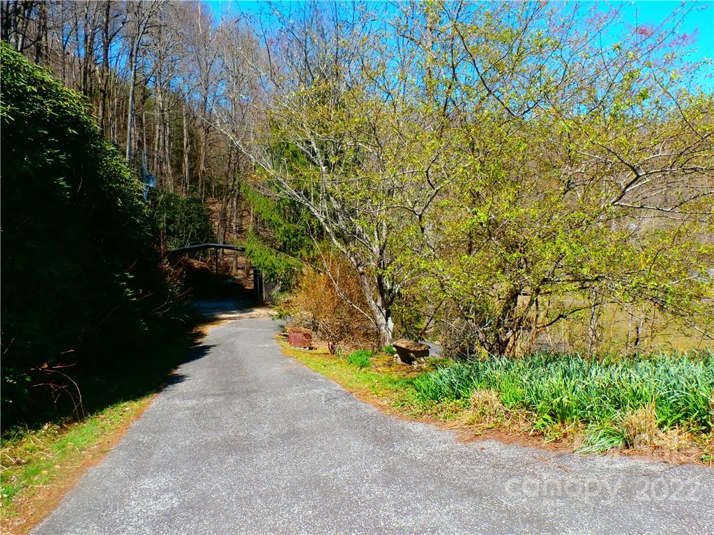 877 Chestnut Mountain Road Spruce Pine, NC 28777 - Photo 35 of 36 Gallery Image 35