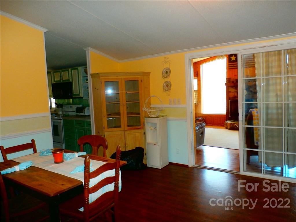 877 Chestnut Mountain Road Spruce Pine, NC 28777 - Photo 10 of 36 Gallery Image 10