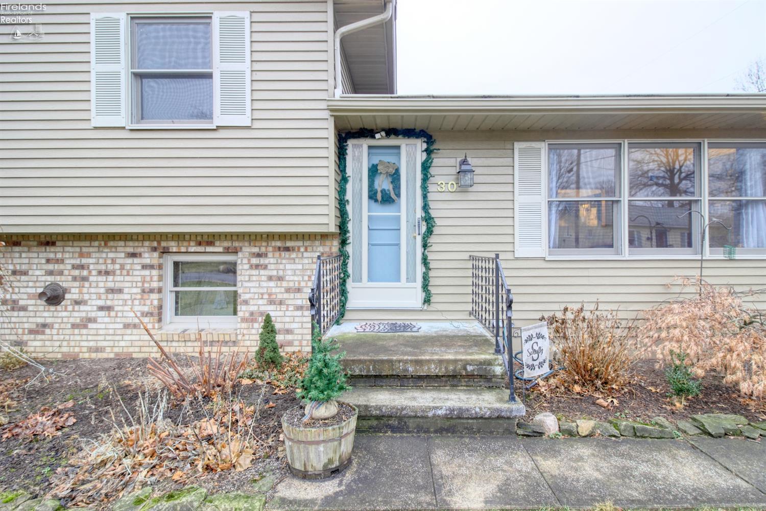 30 Center Road Vermilion, OH 44089 - Photo 4 of 25 Gallery Image 4