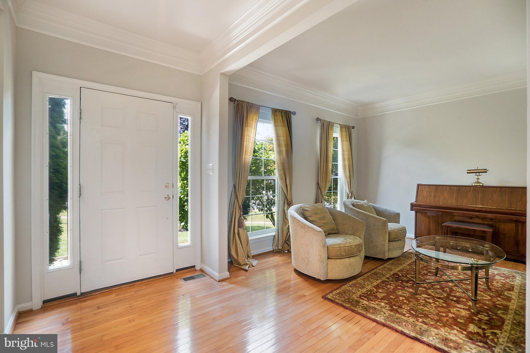 18431 Thundercloud Road Boyds, MD 20841 - Photo 4 of 30 Foyer