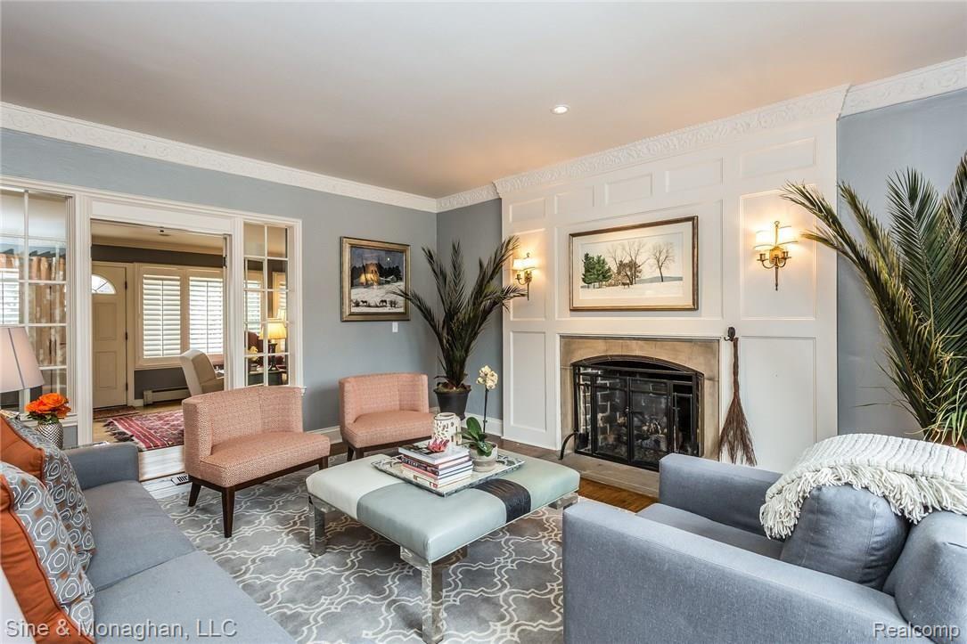 53 Cloverly Road Grosse Pointe, MI 48236 - Photo 17 of 66 013-Living_Room-3695276-medium.jpg