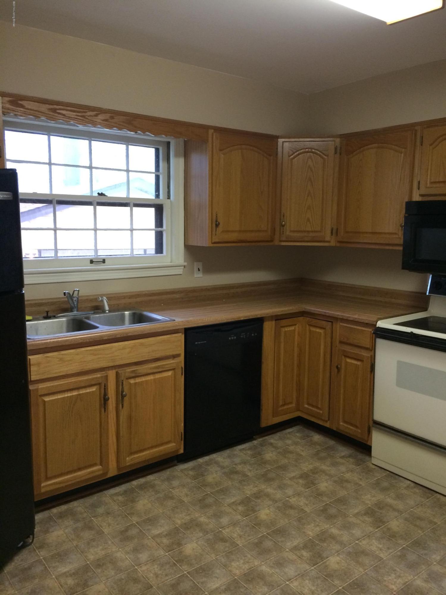 4710 Goepper Road Louisville, KY 40258 - Photo 4 of 14 Kitchen 2