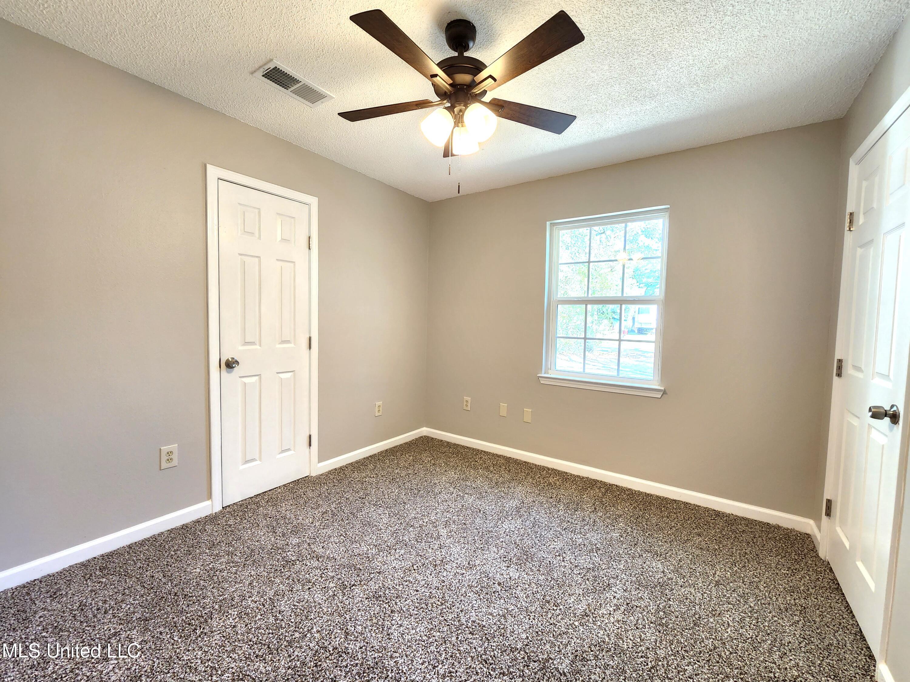 6433 Pavolini Road Pass Christian, MS 39571 - Photo 14 of 29 20230111_124429
