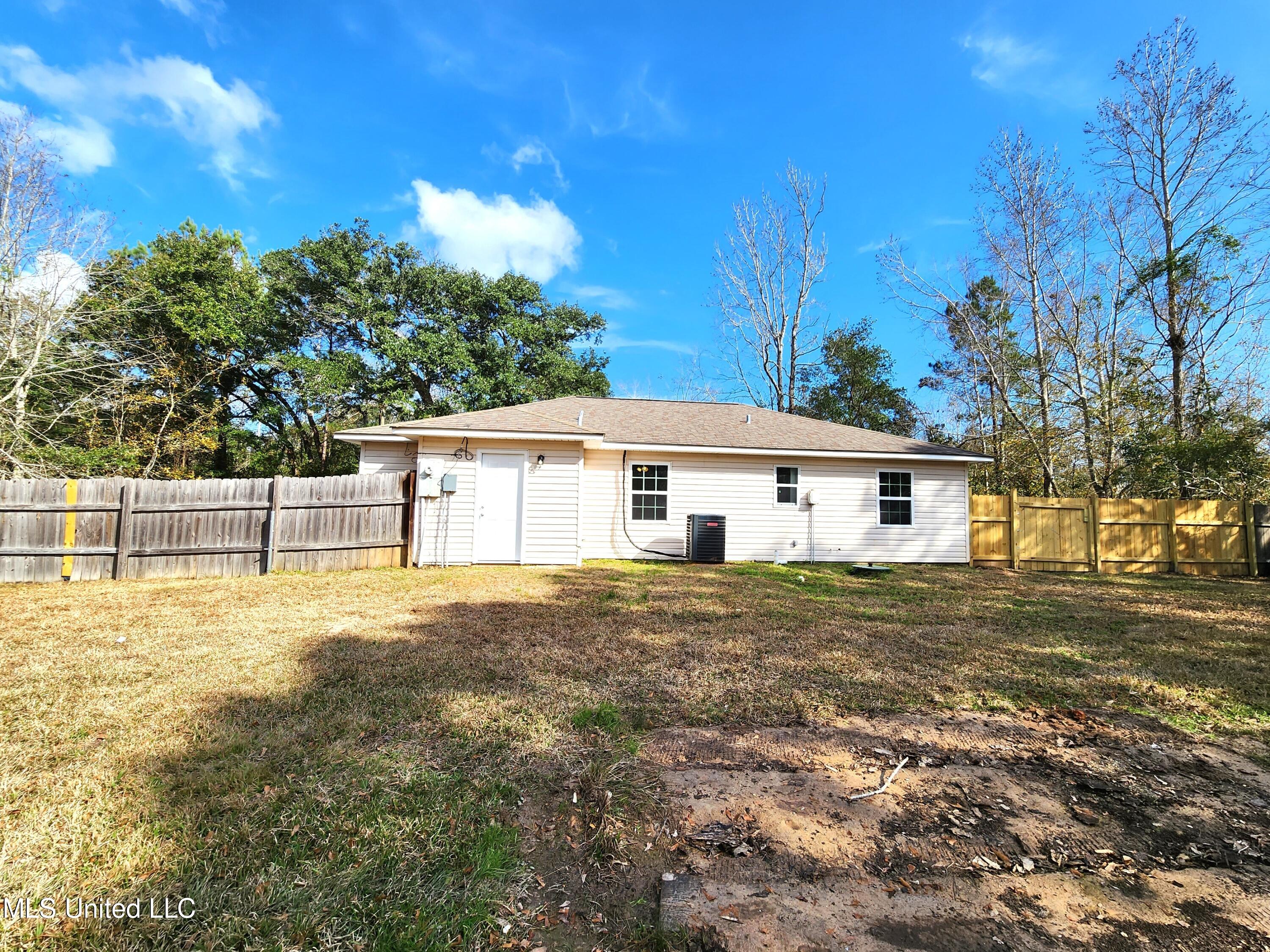 6433 Pavolini Road Pass Christian, MS 39571 - Photo 23 of 29 20230111_125435
