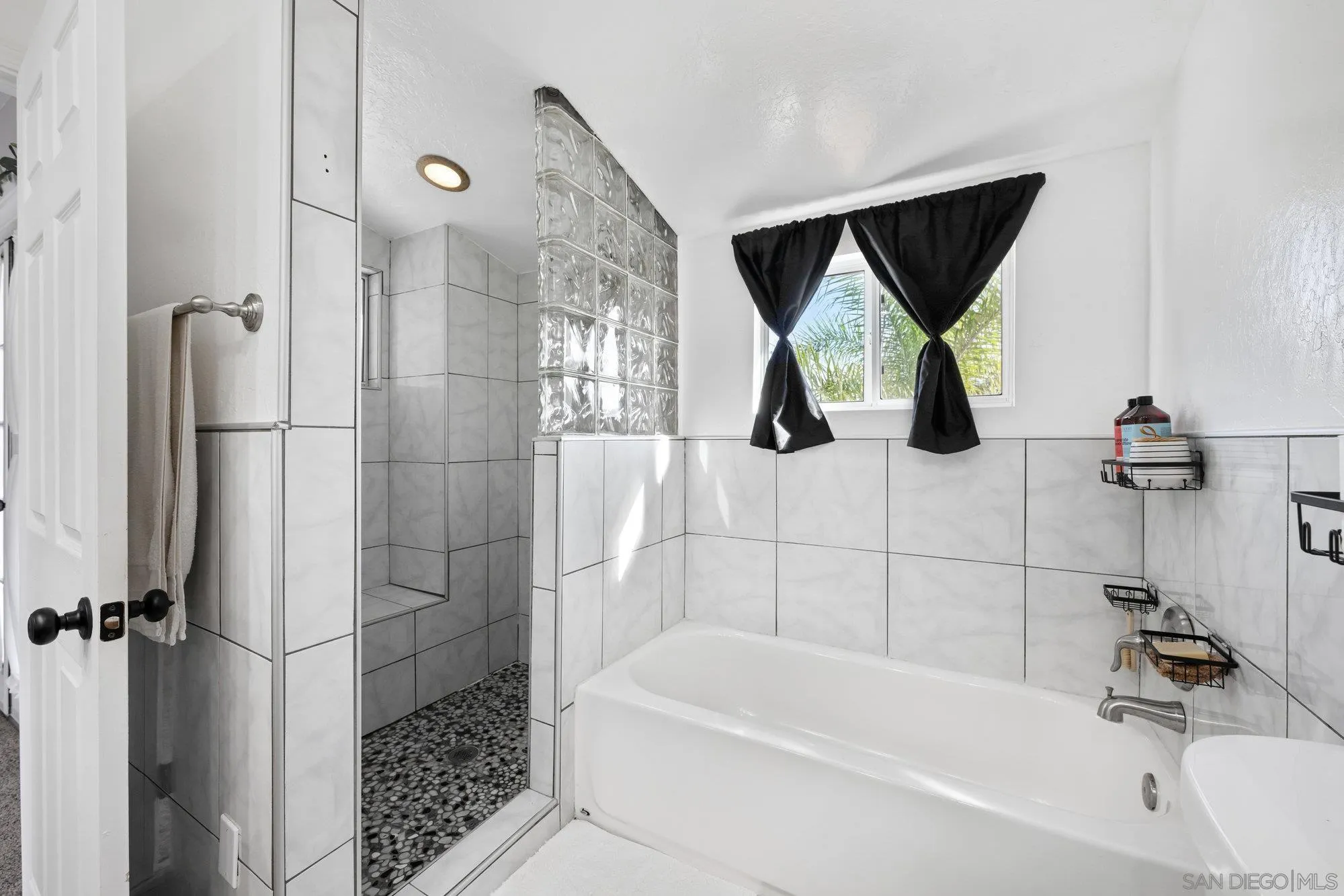 29987 Mactan Road Valley Center, CA 92082 - Photo 26 of 55 Gallery Image 26