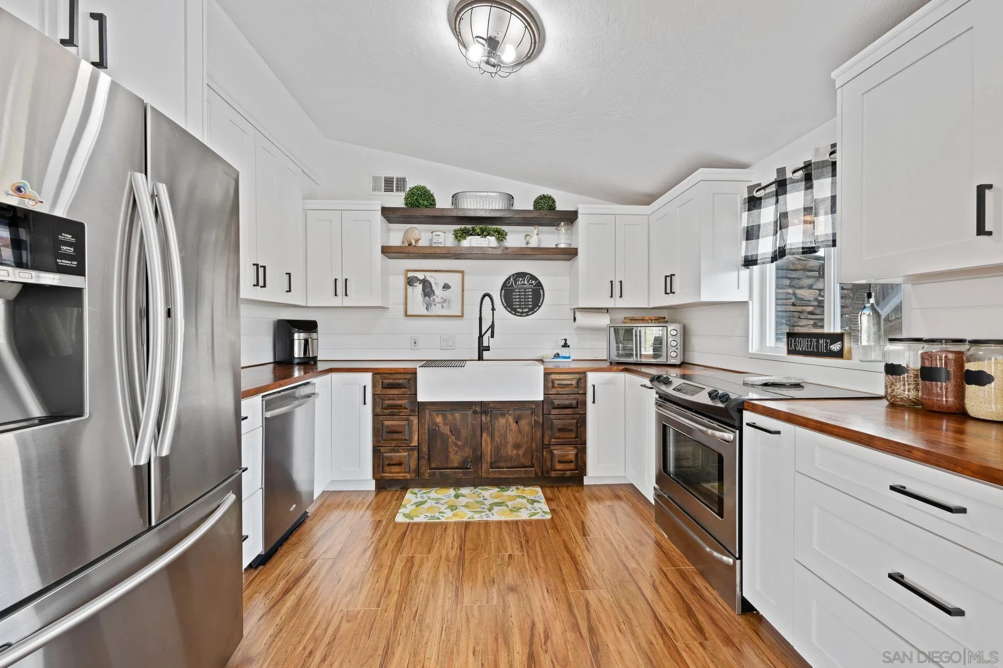 29987 Mactan Road Valley Center, CA 92082 - Photo 8 of 55 Gallery Image 8