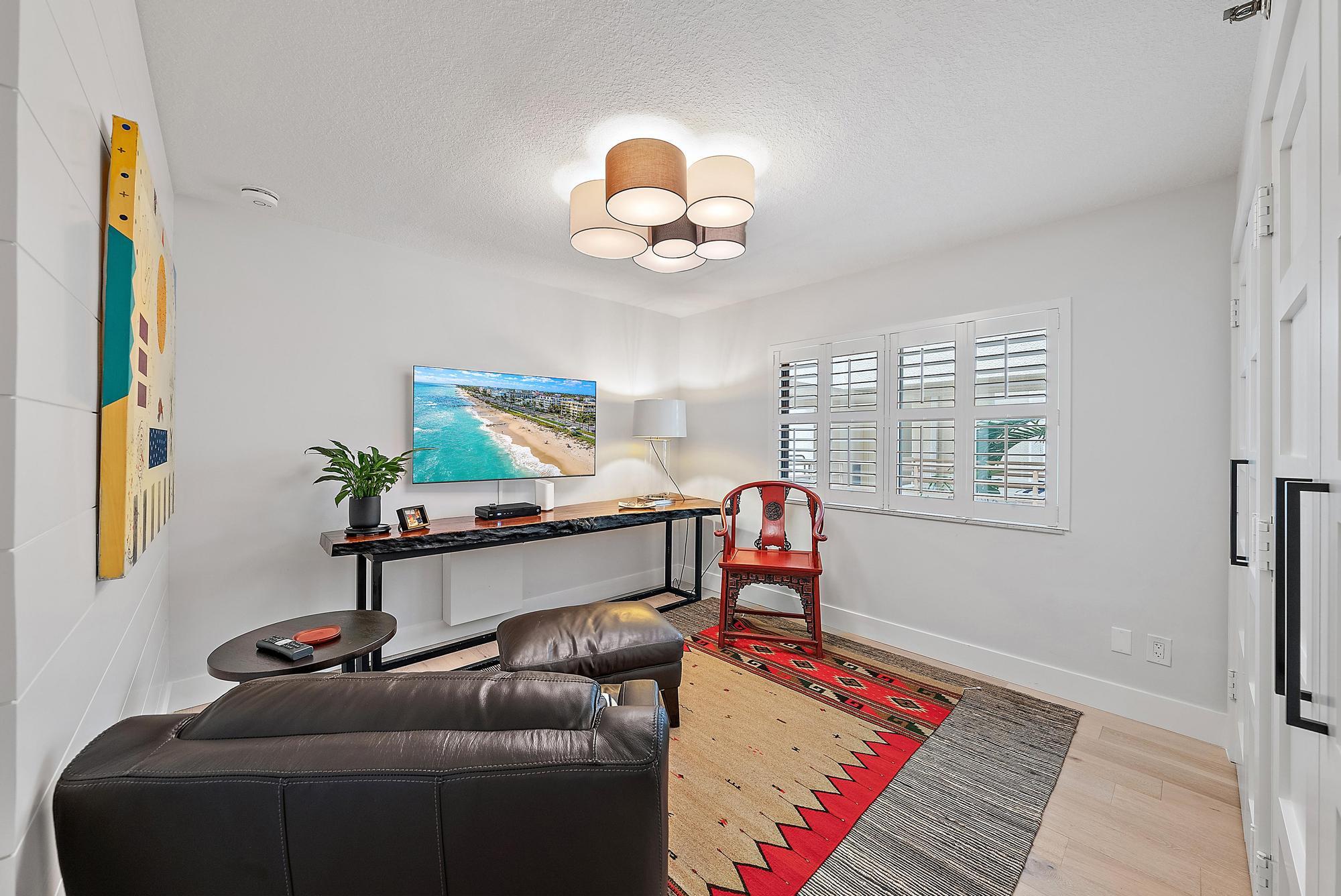 326 Oak Harbour Drive Juno Beach, FL 33408 - Photo 22 of 41 a living room with furniture
