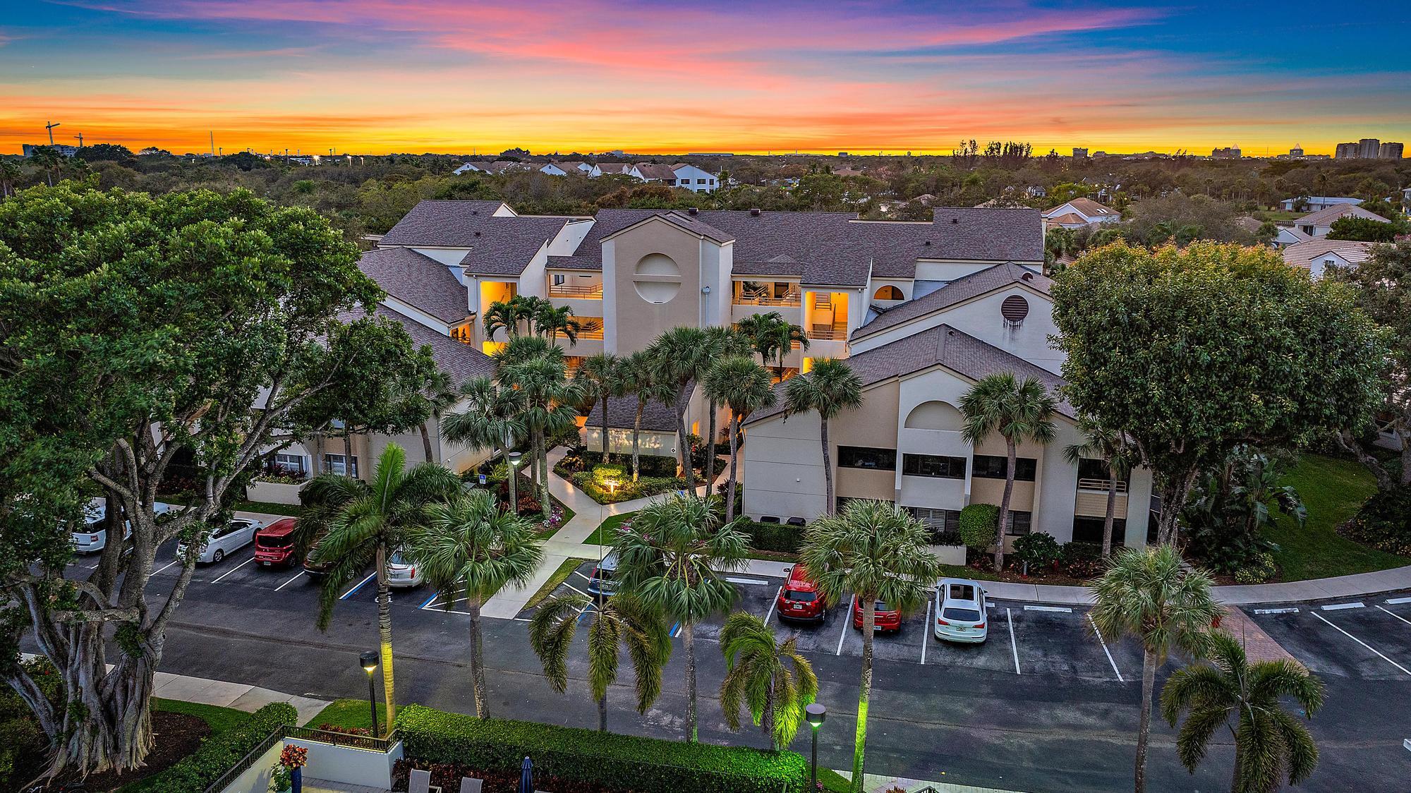 326 Oak Harbour Drive Juno Beach, FL 33408 - Photo 32 of 41 an aerial view of multiple house