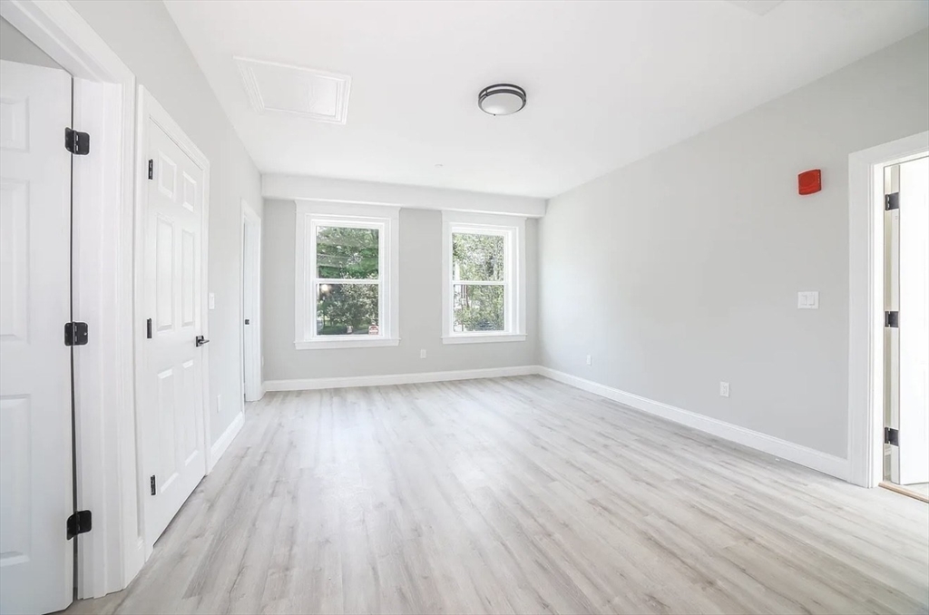 566-572 Main Street, Unit 205 Shrewsbury, MA 01545 - Photo 4 of 5