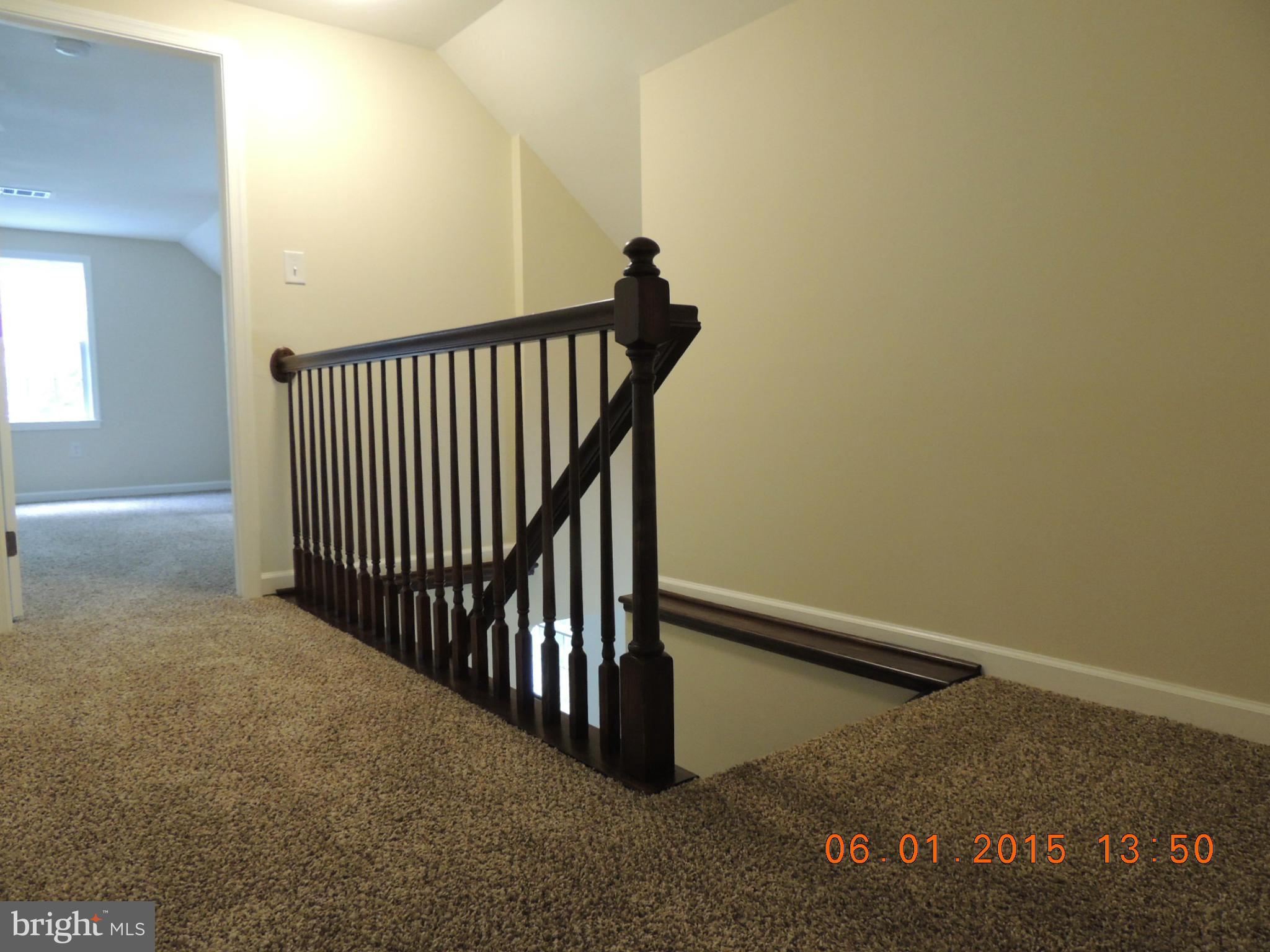 7419 Garrison Road Manassas, VA 20111 - Photo 25 of 30 Upstairs hallway