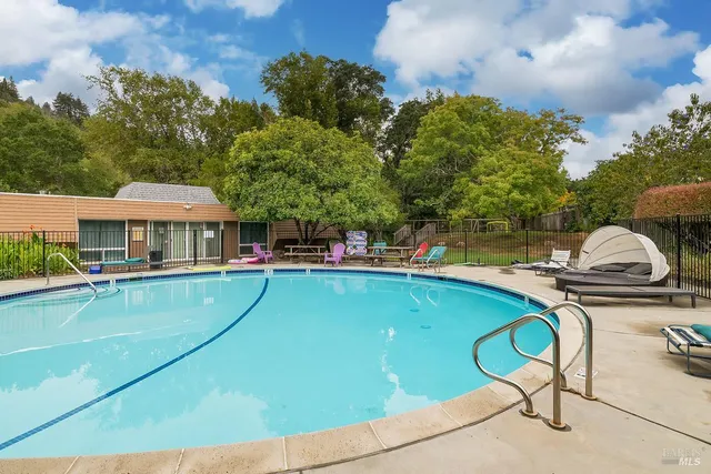 $1,090,000 | 3 Glen Drive, Fairfax, CA 94930