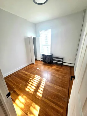 $2,200 | 391 Woodlawn Avenue, Jersey City, NJ 07305